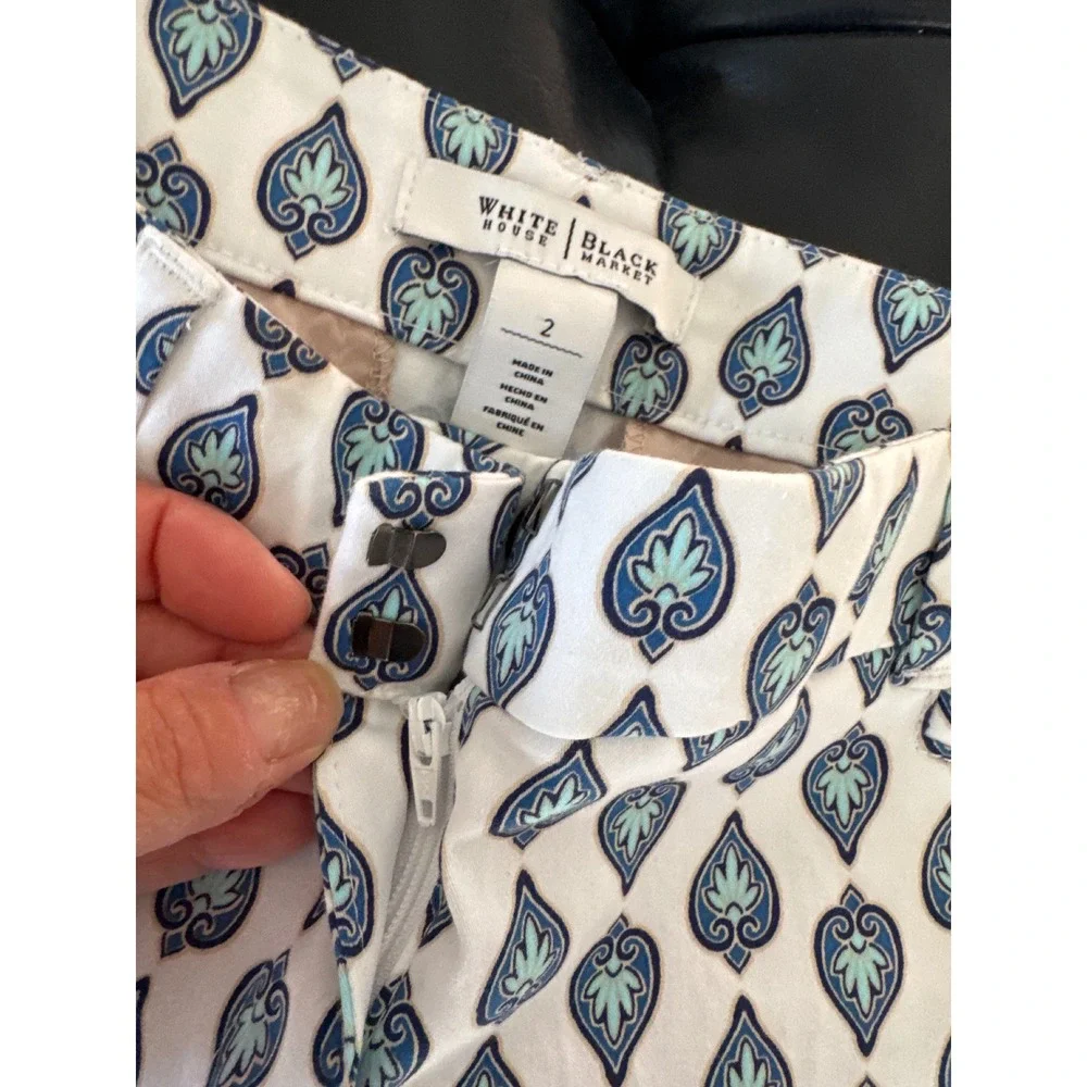 Women's White House Black Market Khakis Chino Shorts Stretch XS 2‎ White Blue